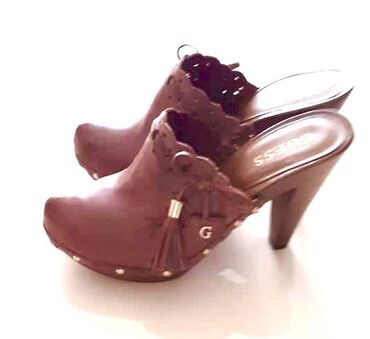 лакосте обувь: Guess !!! Фирменные сабо из натуральной кожи, устойчивый каблукновые