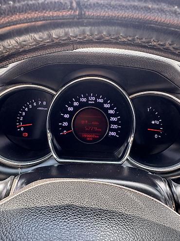 crv 2: Kia Ceed: 2013 г., 1.6 л, Механика, Бензин, Хэтчбэк — 10