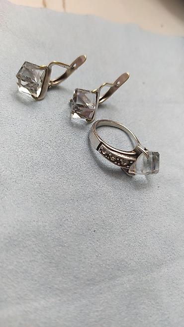 Серебряные наборы украшений: Набор украшений: серьги + кольцо с прозрачными камнями,горный хрусталь — 12