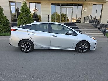 voxy noah: Toyota Prius: 2019 г., 1.8 л, Вариатор, Гибрид, Лифтбек — 2