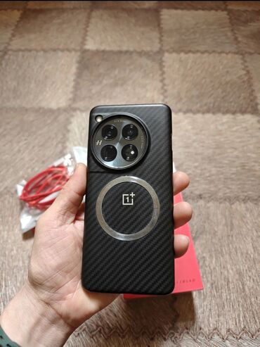 OnePlus: OnePlus 12, Б/у, 256 ГБ, цвет - Черный, 2 SIM — 9