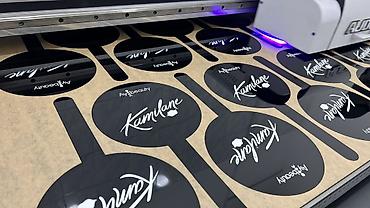 bizon promo: UV printer ilə fərdi çap xidməti - Sərt və yumşaq səthlərə birbaşa UV — 3