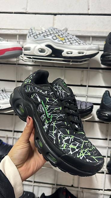 Patike: 41-46 za 
3600 din
pb — 5