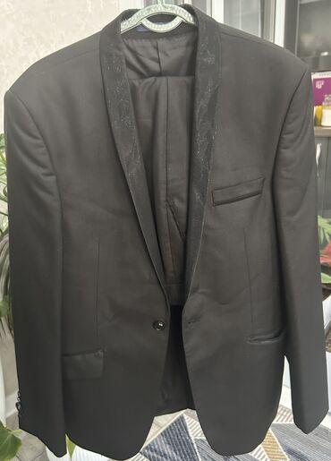 Костюмы: Продается костюм(пиджак+брюки)носили мало,размер 48,производство — 15
