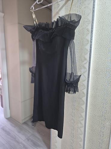 Qara zərif ziyafət donu - Stil: Off-shoulder (çiyinlər açıq)