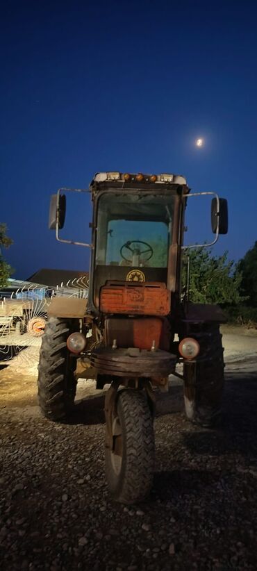 Qaşıqlar: Traktor Belarus (MTZ) 80, 1960 il, 80 at gücü, motor 0.1 l, İşlənmiş