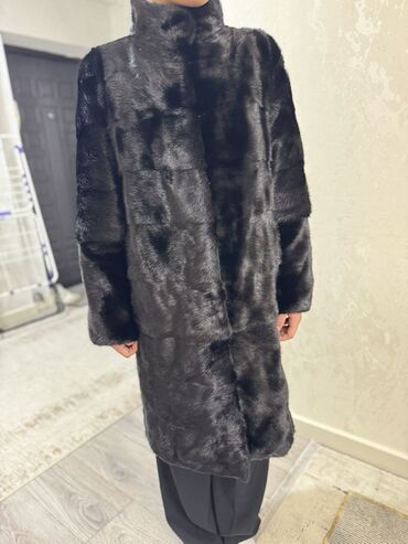 Шубы: Шуба из норки, классический прямой крой, длина миди. Размер M,L.Цвет — at lalafo.kg — 3 Шубы: Шуба из норки, классический прямой крой, длина миди. Размер M,L.Цвет — — 3