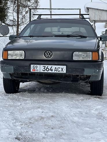 Volkswagen: Volkswagen Passat: 1988 г., 1.8 л, Механика, Бензин, Седан — 1