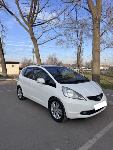 Honda: Honda Fit: 2009 г., 1.4 л, Робот, Бензин, Хэтчбэк — 3