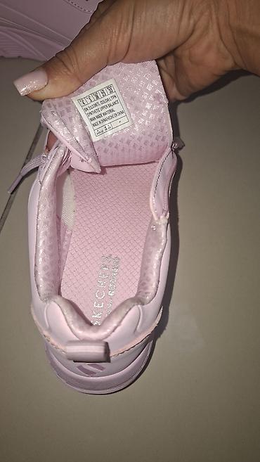 čile trenerka: Skechers patike – boja Light Pink
Nove patike 3500 — 1