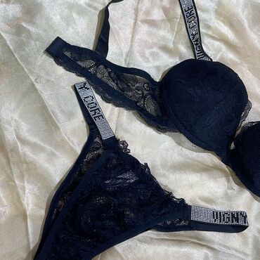 stringer alt paltarı: Yeni .Qara rəngli krujeva komplekti – büstqalter və string tərzli alt