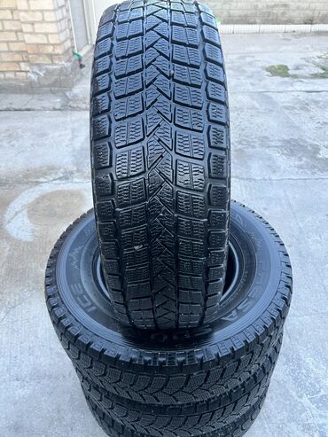 maxxis 980: Шины 235 / 70 / R 16, Зима, Б/у, Комплект, Внедорожные (АТ/МТ), Maxxis