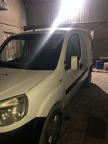fiat doblò: Fiat Doblo Cargo furgon - Korpus: ağ rəngli, ikiqat sürgülü yan qapı — 1