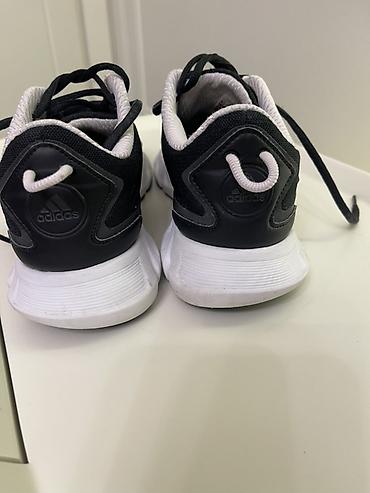 adidas az: Original Adidas 40 ölçü/39 ölçüye uyğundur.Az geyinilib — 3