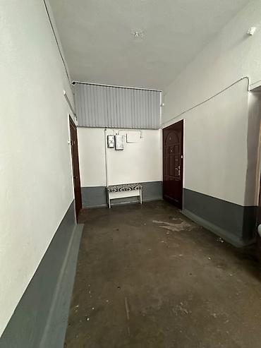 3 комнаты, 71 м², Золотой квадрат Сталинка, 2 этаж, Требуется ремонт