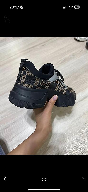 туфли versace: Кроссовки, 35, 35.5, 36, Versace, Б/у, цвет - Коричневый, Самовывоз, Платная доставка — 2
