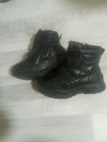 Детская обувь: Детская обувь от100-250сом (несколько пар, примерно один размерный — 6