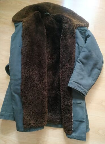 пальто мужской: Продам тулуп, размер 50, б/у, но в отличном состоянии, тяжёлый