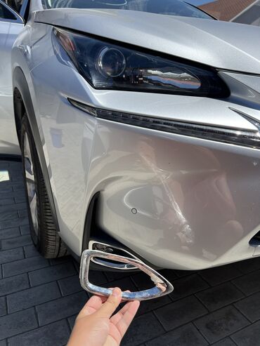 авто накидки: Хромированная накладка туманки Lexus NX Оригинал, правая В идеальном