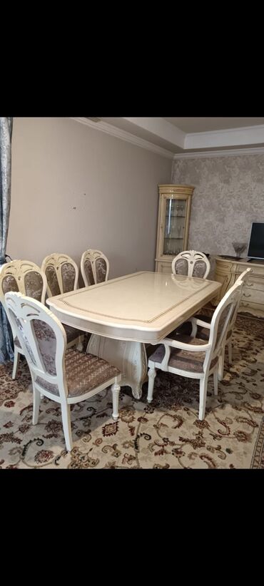 Yataq otağı dəstləri: Qonaq otağı üçün, İşlənmiş, Açılmayan, Kvadrat masa, 8 stul