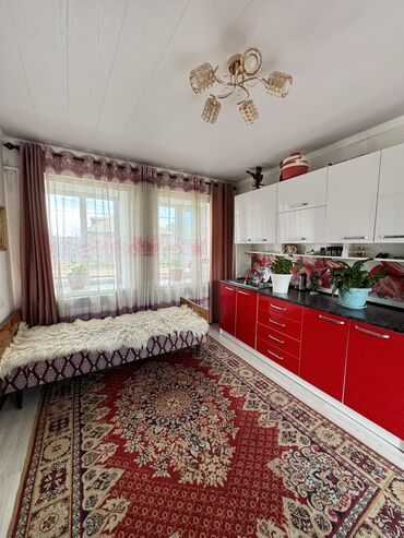 аренда дома с баней: 156 м², 5 комнат, Бронированные двери, Балкон застеклен, Парковка