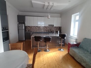 Bağ evlərinin kirayəsi: 200 kv. m, 6 otaqlı, Hovuzlu, Kombi, Qaz, İşıq — 22