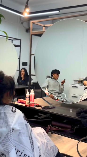 Парикмахеры: Нужна точка для приёма клиентов без аренды на месяц? Если нет — 9