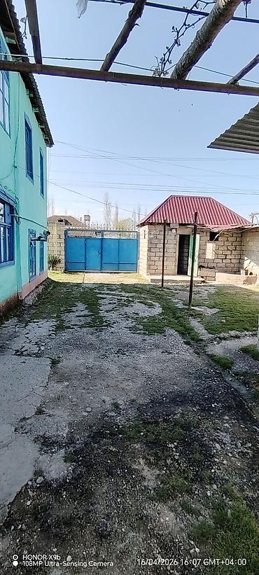 3 otaqlı ev certyojları: Satılır: Həyətli iki mərtəbəli ev Endirim olacaq. Sentiralni küçə — 5