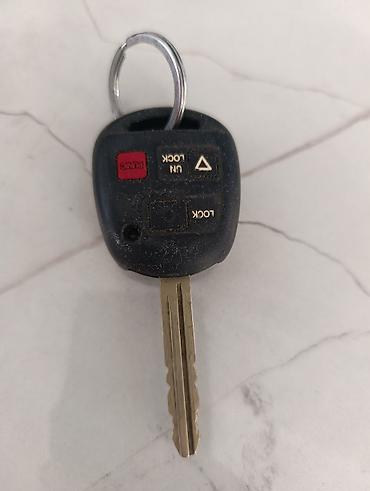 mini jack: Оригинальный ключ-брелок Toyota с дистанционным управлением — 2