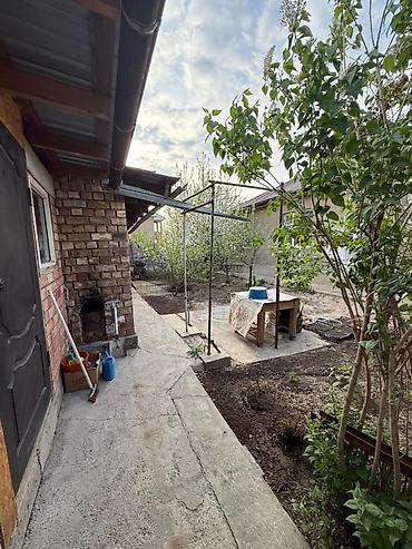 Продажа коттеджей и домов: 🏡 Продаётся участок с домом в Эркин-Тоо2 📍 Тихий и перспективный — 4