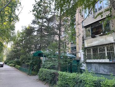 срочно продаётся 1 комнатная квартира в районе ошского рынка по улице кенсуйская: 1 комната, 32 м², 104 серия, 2 этаж, Старый ремонт
