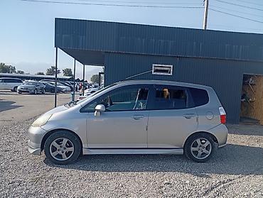 хунчи авто: Honda Fit: 2004 г., Автомат, Бензин, Хэтчбэк — 2