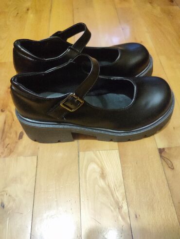женские туфли со шнурками: Туфли, 40, цвет - Черный, Новый
