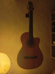 Пианино: Klassik gitara Valencia, ideal vəziyyət. Гитара Valencia, в идеальном