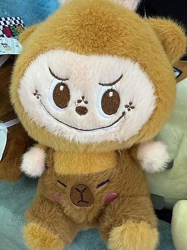 Игрушки: Мягкие игрушки — набор Описание: - Плюшевый котик-бродячка с багетом — 41