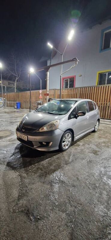 фит 2 поколения: Honda Fit: 2008 г., 1.5 л, Автомат, Бензин