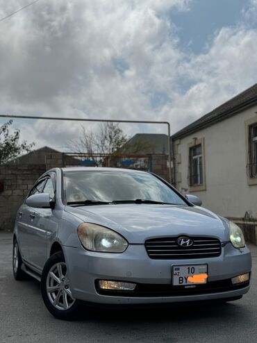 Hyundai Accent: 1.4 l | 2008 il Sedan