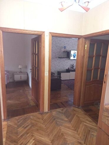 Köhnə tikili: Bakı, 3 otaqlı, Köhnə tikili, m. Əhmədli, 80 kv. m — 10