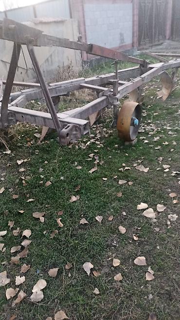 Другие плуги: Продаю трактор Т-150 в хорошем состоянии. Имеется плуг и мала. Или — 7