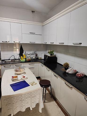 Үйлөрдү сатуу: 6 бөлмө, 195 м², 5 соток, Бишкек, Ак-Ордо 1 ж/м Менчик ээси — 6