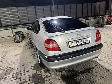 prius 2005: Toyota Avensis: 2001 г., 1.8 л, Механика, Бензин, Лифтбек — 2