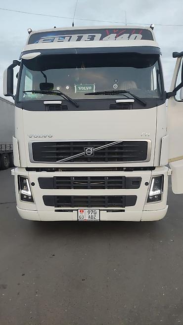 кондиционер на крышу грузовика: Volvo FH13 440, седельный тягач с рефрижераторным полуприцепом — 2