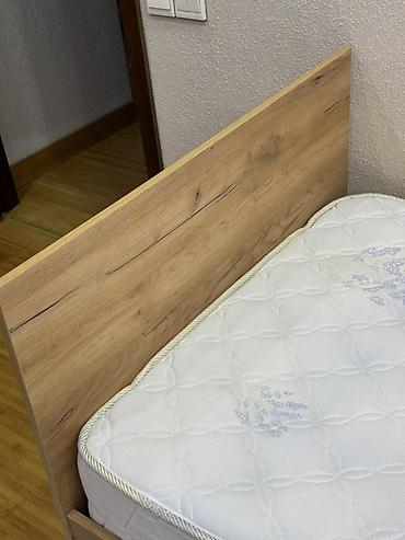 Односпальные кровати: Односпальная кровать, Б/у, С матрасом, длина - 200 см — 4