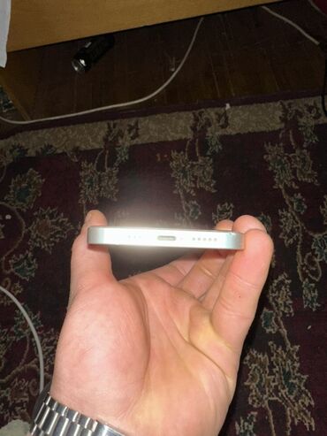 Apple iPhone: IPhone 12, Б/у, 64 ГБ, Белый, Кабель, Зарядное устройство, Защитное стекло, 76 % — 3