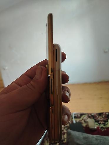 vintage t9: Nokia 8 Sirocco, 2 GB, rəng - Qızılı, İki sim kartlı — 4