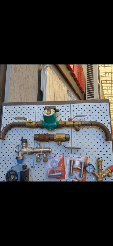 Монтаж и замена сантехники: Монтаж и замена сантехники Больше 6 лет опыта — 12