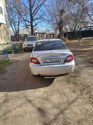 Daewoo: Daewoo Nexia: 2010 г., 1.5 л, Механика, Бензин, Седан — 2