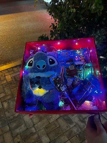 usaq oyuncaqlari: Giftboxlarin 1 İyuna yığılması — 1