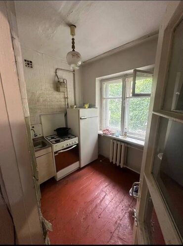 суточный квартира бишкек политех: 1 бөлмө, 28 кв. м, Хрущевка, 2 кабат, Косметикалык ремонт