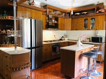 Həyət evləri və villaların satışı: 4 otaqlı, 200 kv. m, Yeni təmirli — 2